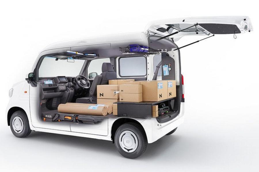 Интерьер Honda N-Van by Mugen 2018 года  (фото 11 из 45)